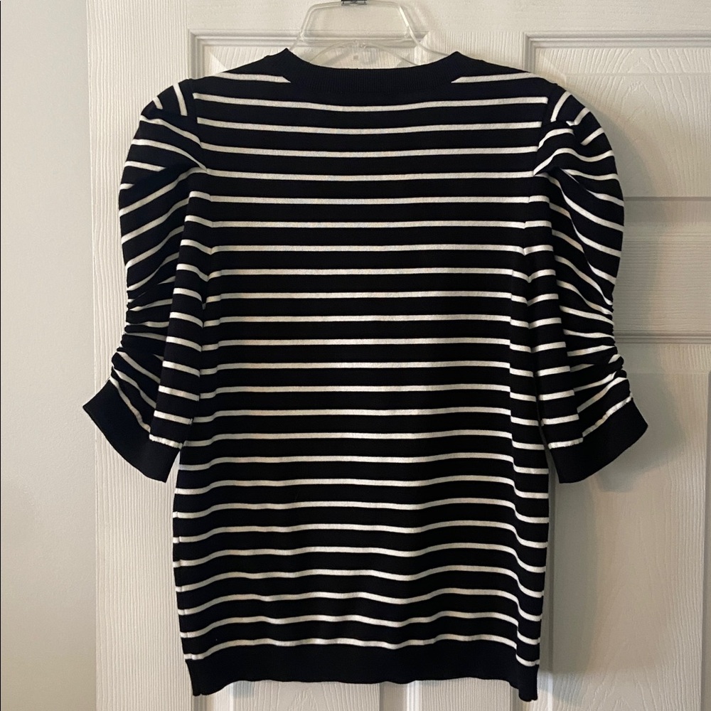 DKNY Black and White Striped Top length 26” bust 36” brand new - Picture 5 of 8